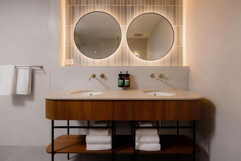 Crowne Plaza Adelaide Mawson Lakes By Ihg Bagian luar foto