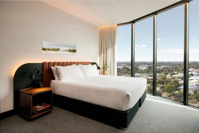 Crowne Plaza Adelaide Mawson Lakes By Ihg Bagian luar foto