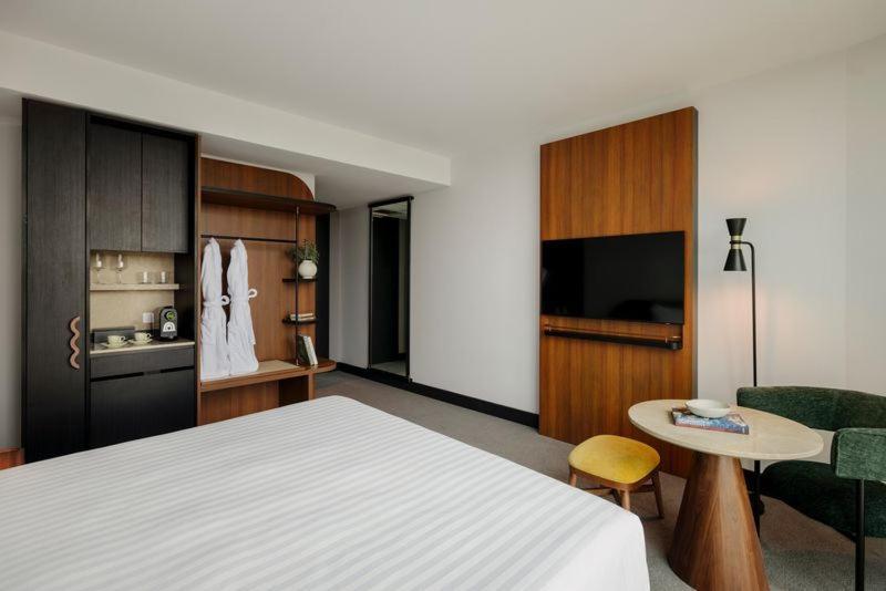 Crowne Plaza Adelaide Mawson Lakes By Ihg Bagian luar foto